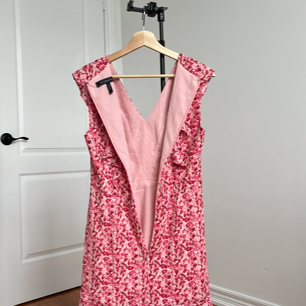 BCBG Jessa Ruffle Pink Floral V Neck Mini Dress Size 4 - Picture 4 of 10
